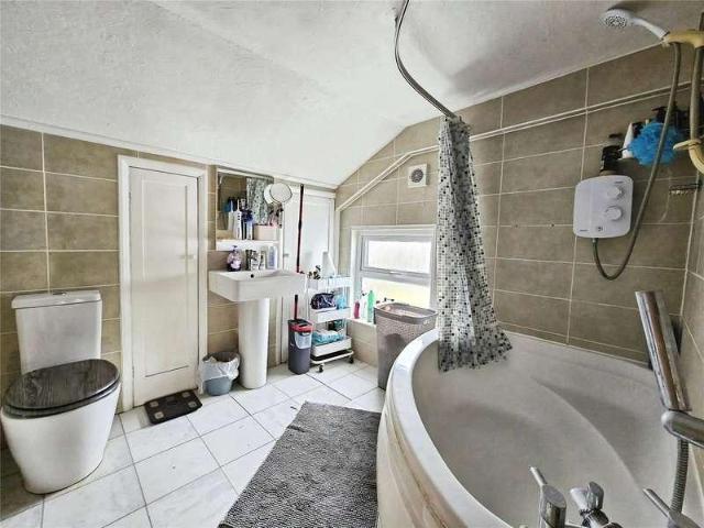 House for sale in Chipping Hill, Essex