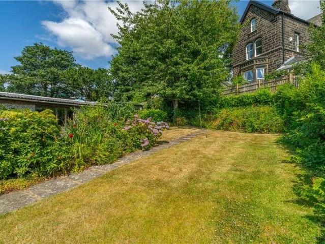 House for sale in Rufford Park, Yeadon