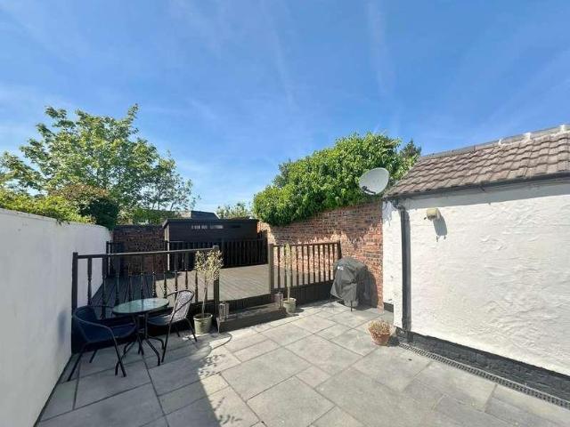 House for sale in Little Neston, West Vale