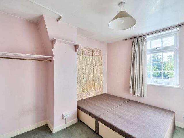 House for sale in Kempton Park, Lower Halliford