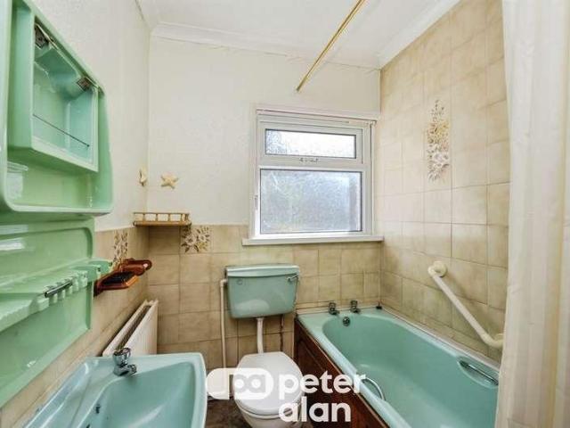 House for sale in Cimla, Neath