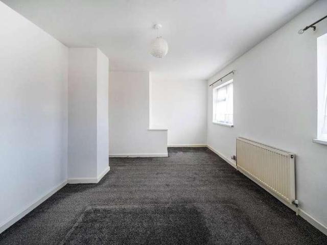 House for sale in Houghton Regis, Bedfordshire