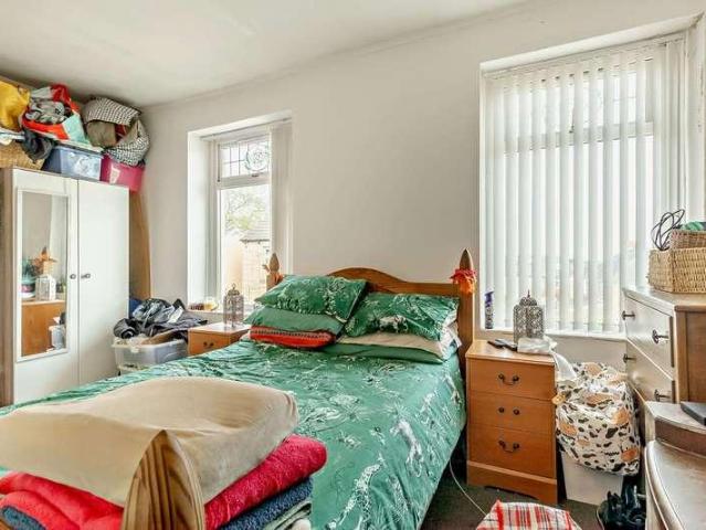 House for sale in Hoyland Common, South Yorkshire