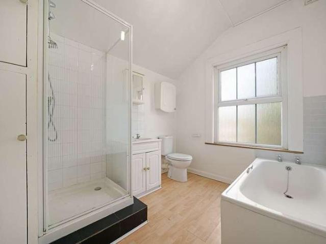 House for sale in London Borough of Croydon, Norbury
