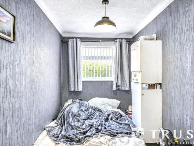 House for sale in Overthorpe, Kirklees