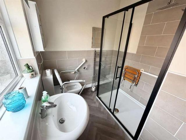 House for sale in Haslucks Green, Solihull