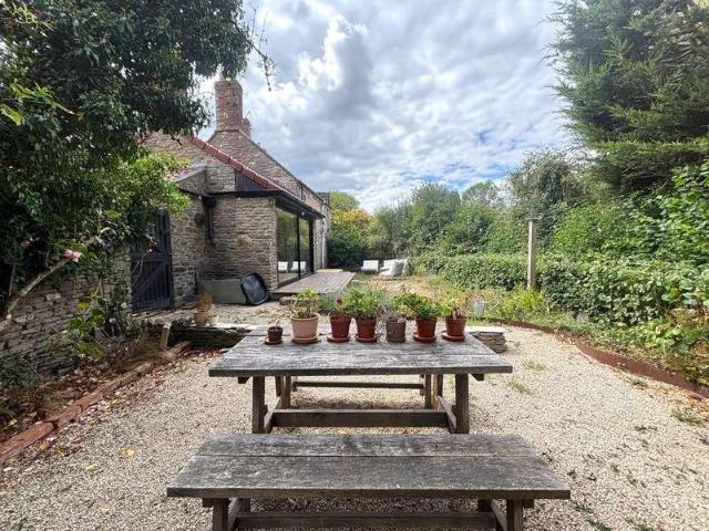 House for sale in Hallatrow