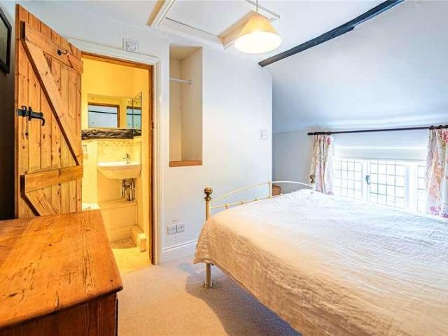 House for sale in Hogpits Bottom, Pouchen End
