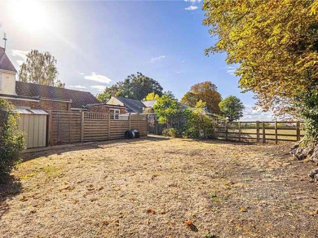 House for sale in Church End, Totternhoe