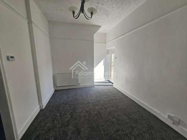 House for sale in Overthorpe, West Yorkshire