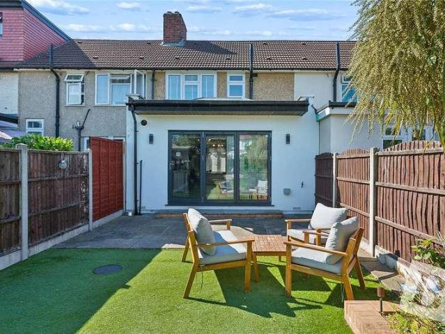 House for sale in Becontree, Greater London