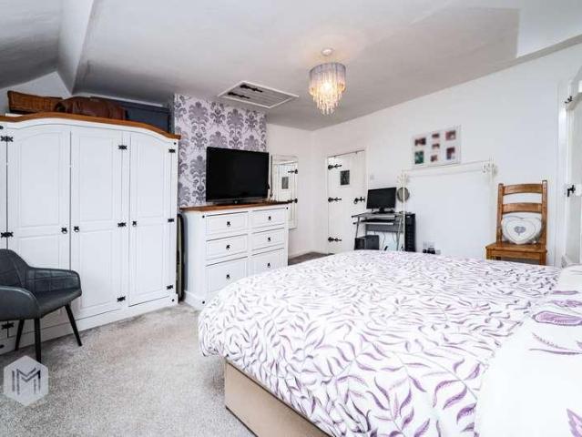 House for sale in Bradshaw, Lee Bank