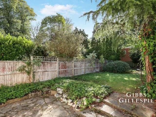 House for sale in Bushey Heath, Hertfordshire