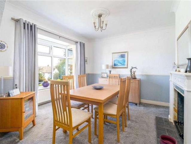 House for sale in Tranmere Park, West Yorkshire