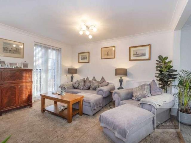House for sale in Cobholm Island, Stokesby