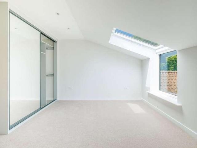 House for sale in Hillview, Surrey