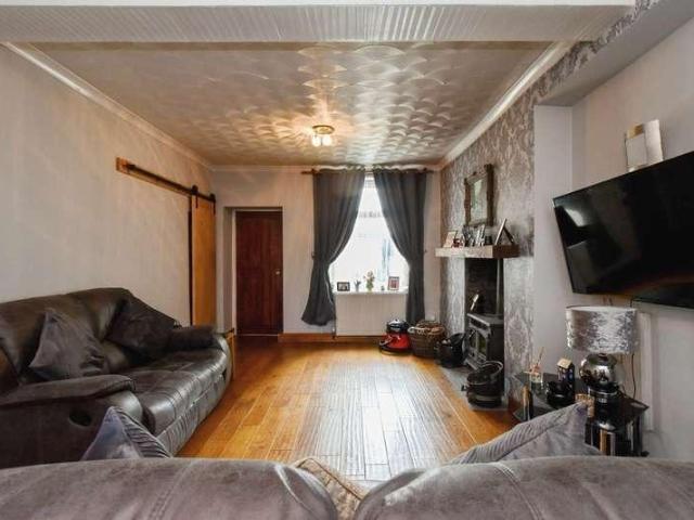 House for sale in Treharris