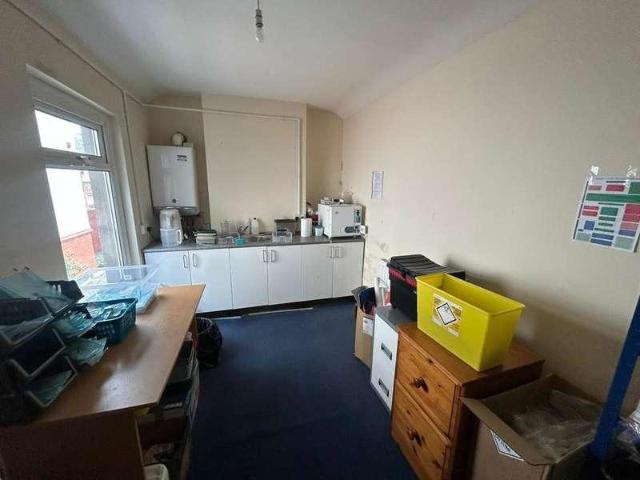 House for sale in Cimla, Neath