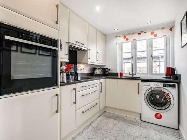 House for sale in Holbeton, Strode