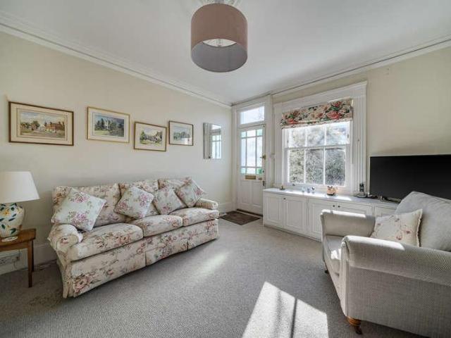 House for sale in Pachesham Park, Surrey
