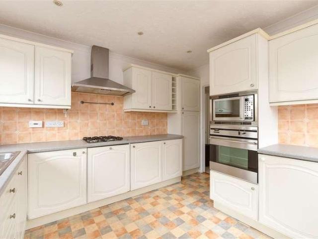 House for sale in Pachesham Park, Surrey