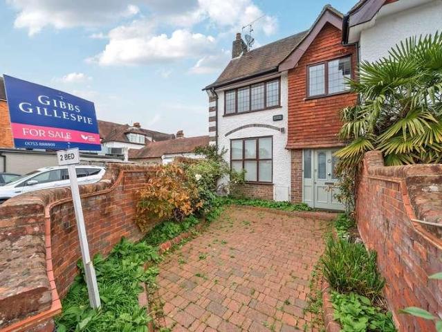 House for sale in Gerrards Cross, Tatling End