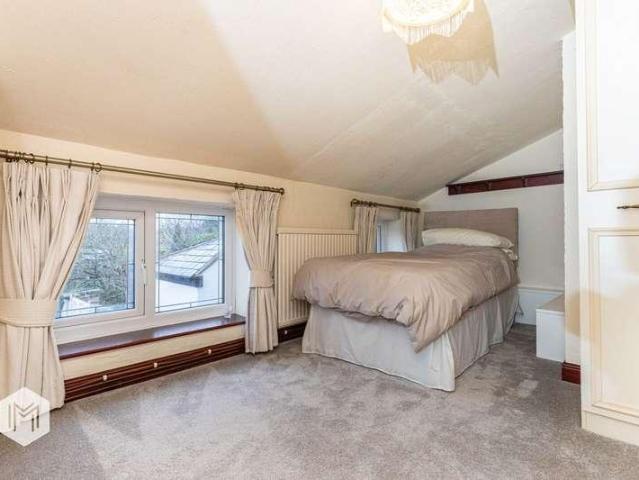 House for sale in Bradshaw, Lee Bank