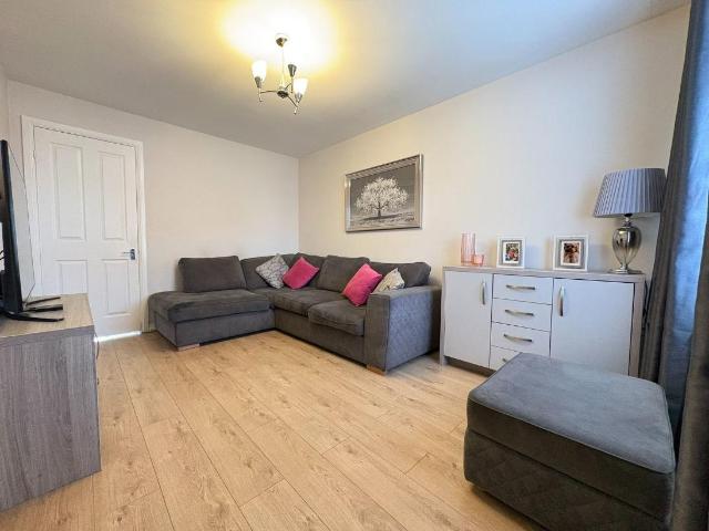 House for sale in Kennessee Green, Aintree