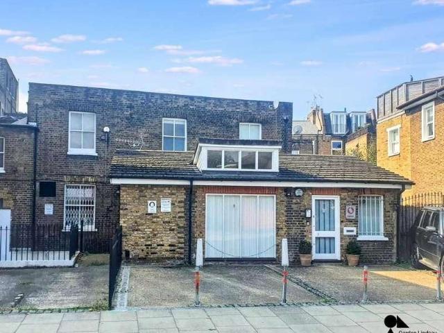 House for sale in London Borough of Hammersmith and Fulham, Greater London