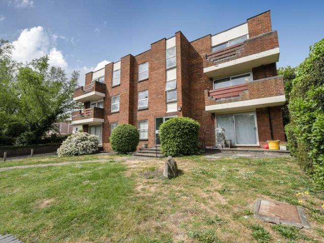 House for sale in Longlands, Frognal