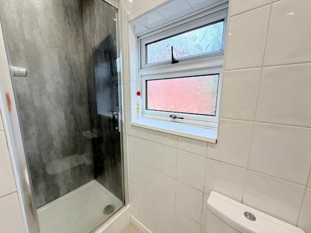 House for sale in Ashton-under-Lyne, Tameside