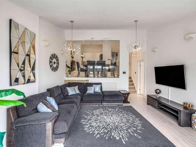 House for sale in Feckenham, City Of Bristol