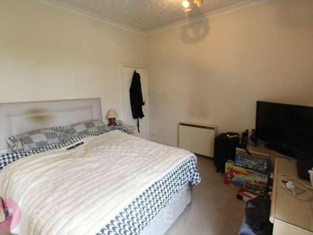 House for sale in Marland, Burnedge