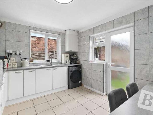 House for sale in South Hornchurch, Greater London