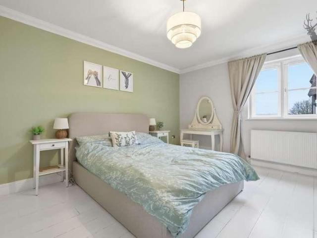 House for sale in Lambourne, Epping
