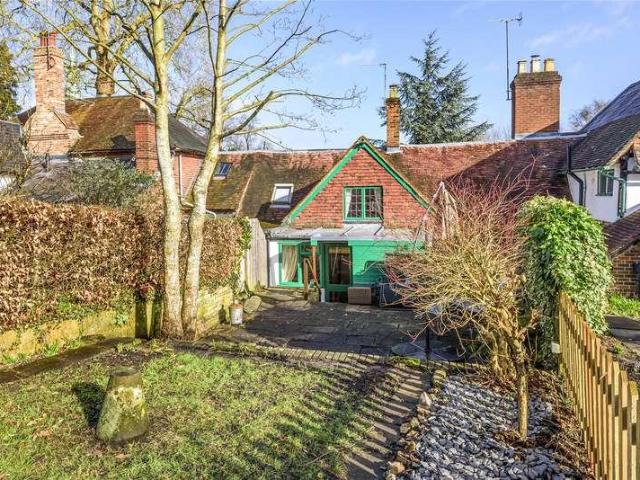 House for sale in Shalford, Guildford