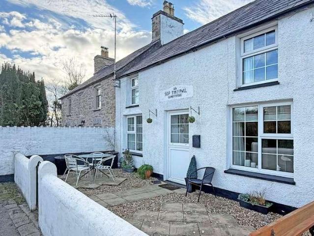 House for sale in Penysarn, Wales