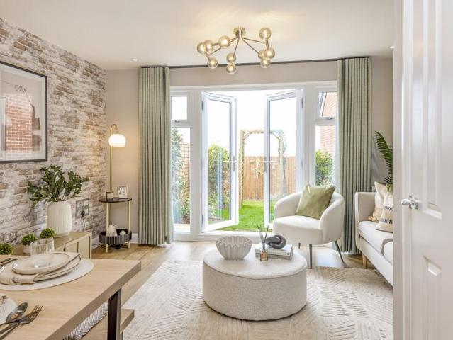 House for sale in Tingley, West Yorkshire