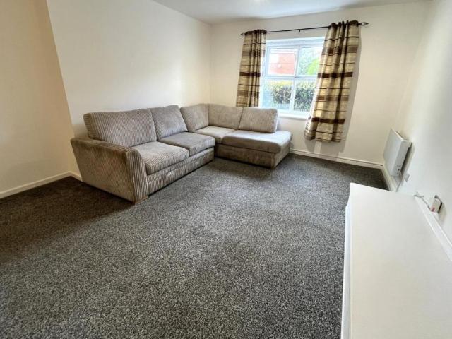 House for sale in Hollin Park, West Yorkshire