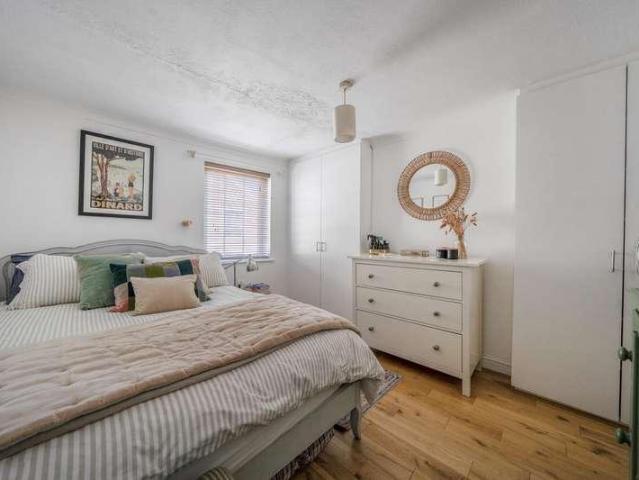 House for sale in London Borough of Hounslow, Greater London