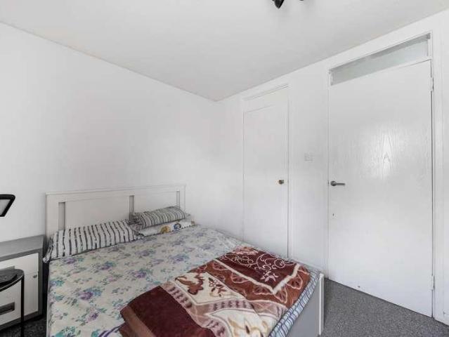 House for sale in Lonesome, Greater London