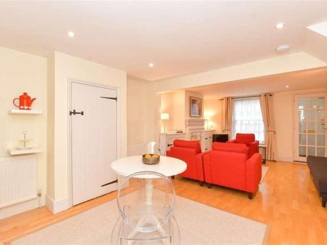 House for sale in Spring Vale, Hampshire
