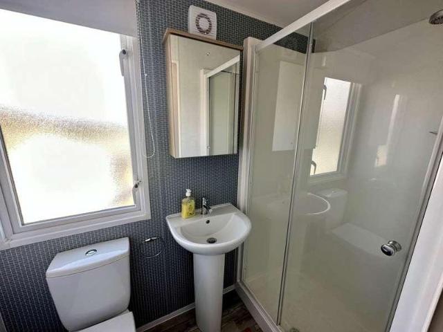 House for sale in Three Beaches, Livermead