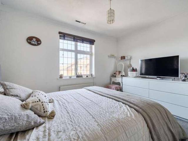 House for sale in Holyport, Bray