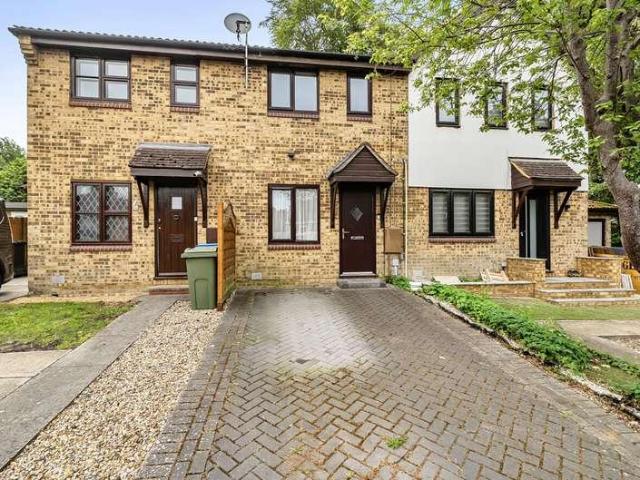House for sale in Martin's Heron, Winkfield