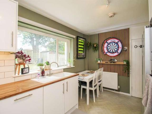 House for sale in Thornhill Lees