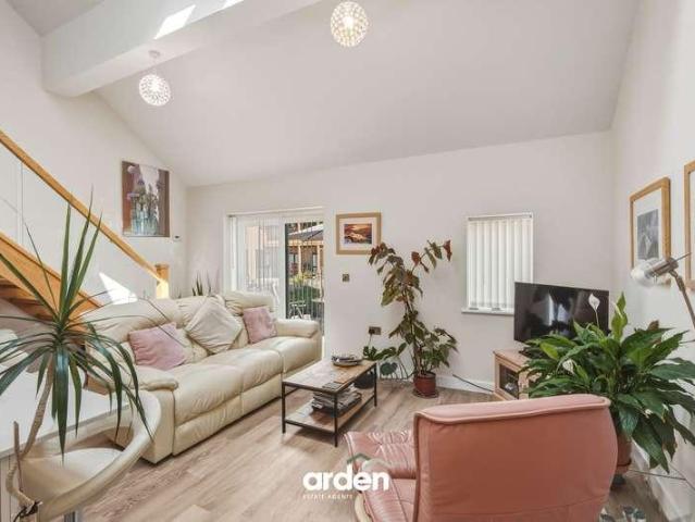 House for sale in Hanbury, Crookhill