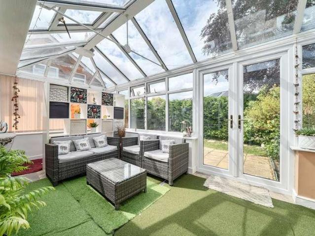 House for sale in Bishop's Cleeve, Tewkesbury