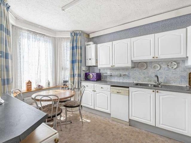 House for sale in Finchley, Greater London