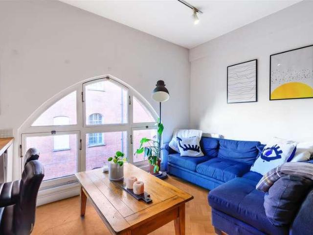 House for sale in Old Ford, Bow